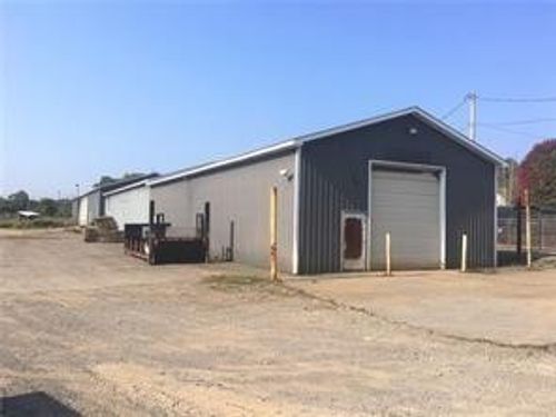 660 E Market St, Mercer, PA, 16137 | Card Image