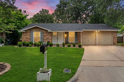 3006 Mark Dr, Arlington, TX, 76013-2015 | Card Image