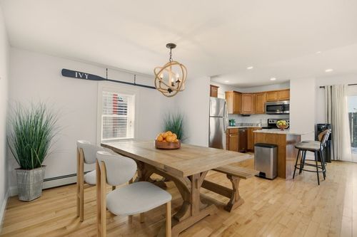 30 S Baptist St, Newport, RI, 02840-3428 | Card Image