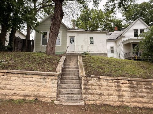 1921 Jones Street, St Joseph, MO, 64501 | Card Image