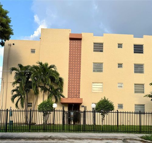 apt-309-677 Sw 9th Ave, Miami, FL, 33130-3276 | Card Image