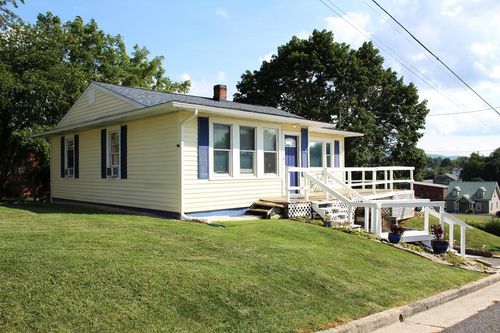 1235 W Monroe St, Wytheville, VA, 24382-2101 | Card Image