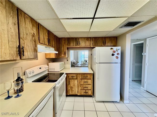 APT-304 - 190 Pebble Beach Blvd, Condo with 2 bedrooms, 2 bathrooms and null parking in NAPLES FL | Image 8
