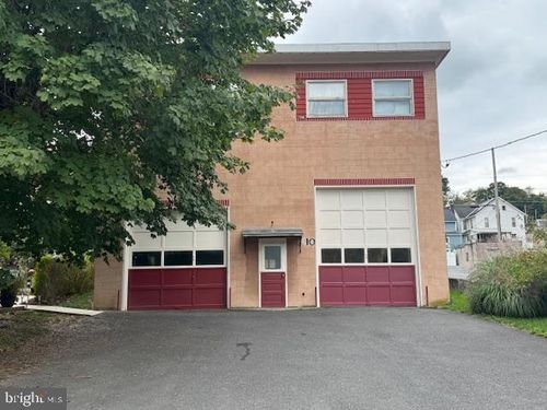 10 S Main St, YEAGERTOWN, PA, 17099-9601 | Card Image