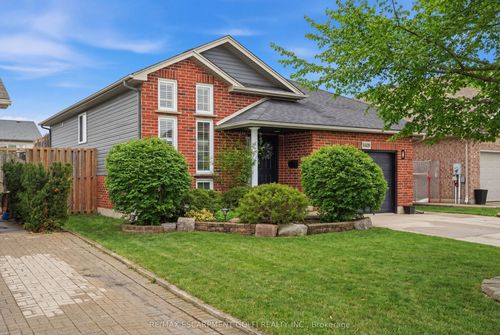 8409 Greenfield Cres, Niagara Falls, ON, L2H3J8 | Card Image