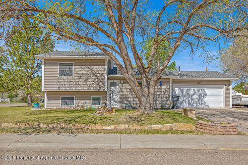 233 S Grand Ave, Rangely, CO, 81648-2904 | Card Image
