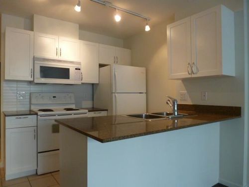 1233-933 Hornby St, Vancouver, BC, V6Z3G4 | Card Image