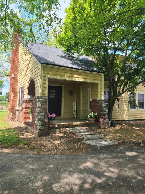2815 W 7th St, Galena, KS, 66739-1679 | Card Image