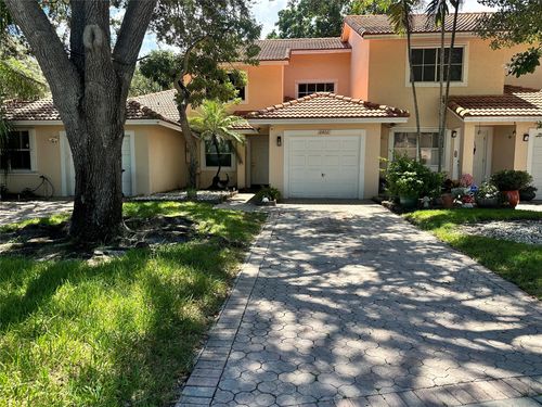 8402 Nw 40th Ct, Sunrise, FL, 33351-6181 | Card Image