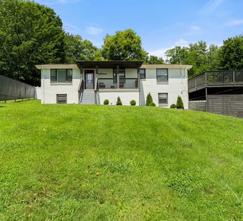 213 Riverwood Dr, Hendersonville, TN, 37075-5407 | Card Image