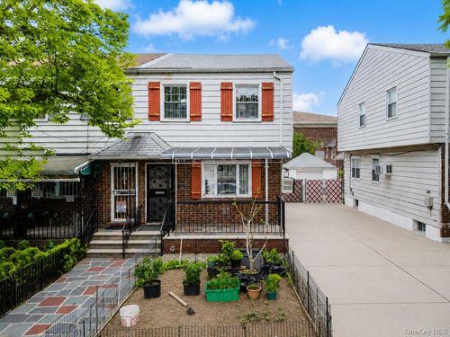 15911 65th Ave, Fresh Meadows, NY, 11365-1806 | Card Image