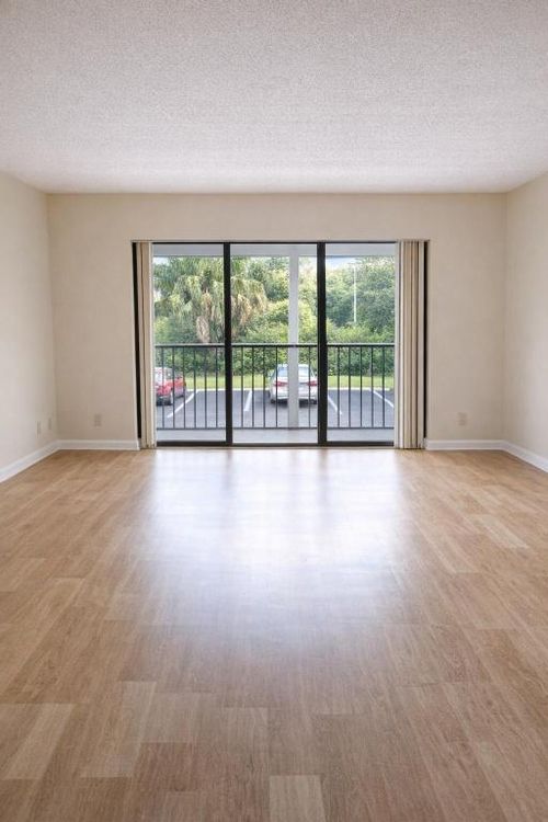 apt-h2-1110 Green Pine Blvd, West Palm Beach, FL, 33409-7055 | Card Image