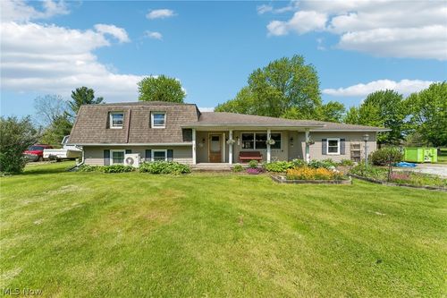 17342 Indian Hollow Rd, Grafton, OH, 44044-9621 | Card Image