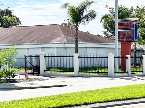 101-102-831 Ridgewood Ave, DAYTONA BEACH, FL, 32117-3517 | Card Image