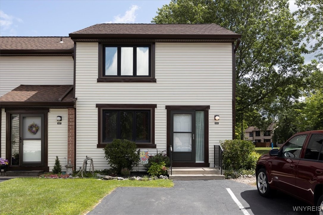 Charlesgate Cir, East Amherst, NY 14051