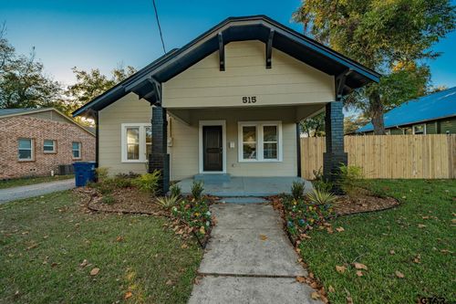 515 N Newsom St, Mineola, TX, 75773-1743 | Card Image