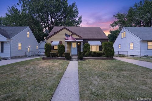 25199 Cole St, Roseville, MI, 48066-3674 | Card Image