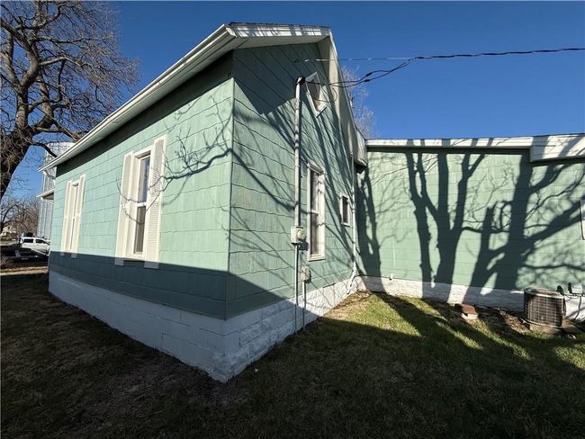 413 W 1 St St, House other with 2 bedrooms, 1 bathrooms and null parking in Cameron MO | Image 8