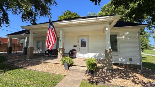 105 N Kirkwood St, Highland, KS, 66035-4151 | Card Image