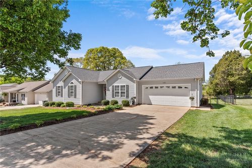 1478 Farmington Hills Dr, Conover, NC, 28613-9043 | Card Image