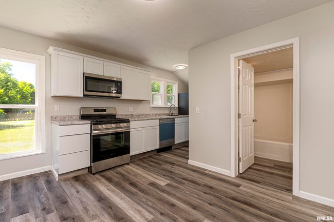 807 E Park St, House other with 3 bedrooms, 1 bathrooms and null parking in Du Quoin IL | Image 15