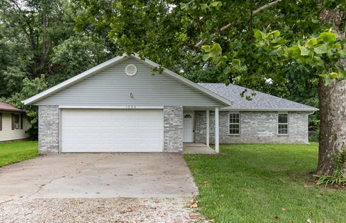1206 Killingsworth Ave, Bolivar, MO, 65613-2274 | Card Image