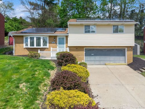 447 Saratoga Dr, Pittsburgh, PA, 15236-4471 | Card Image