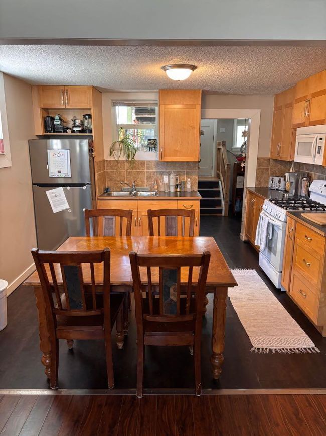 5223 3 St W, House other with 6 bedrooms, 2 bathrooms and 2 parking in Claresholm AB | Image 20