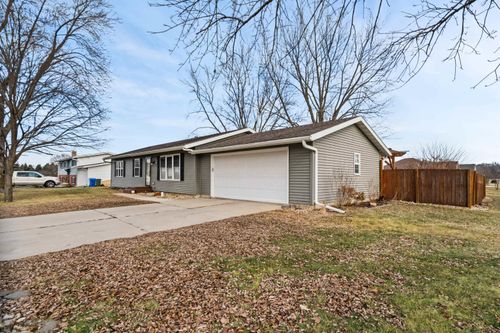 506 N Kelly St, Shell Rock, IA, 50670-1018 | Card Image