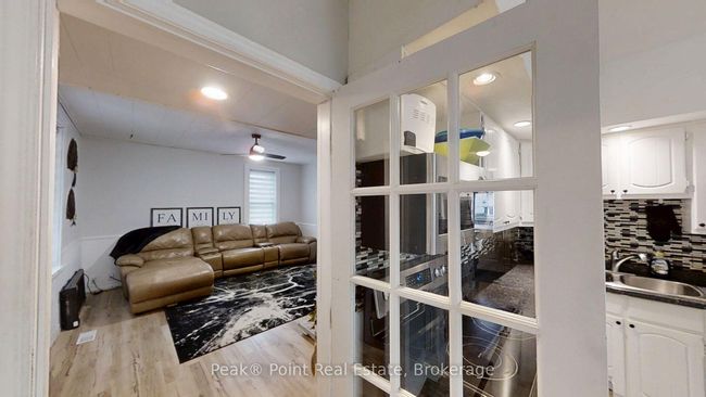 24 Queen St E, House other with 4 bedrooms, 2 bathrooms and 6 parking in Hepworth ON | Image 20