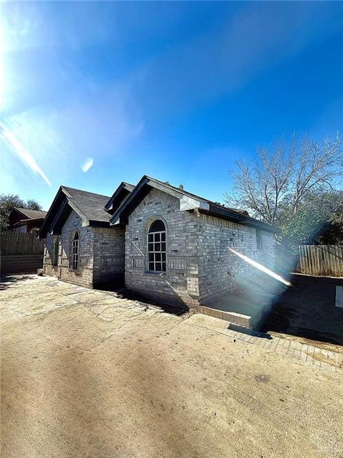 12809 Apache Dr, Mercedes, TX, 78570-9421 | Card Image