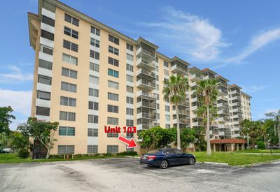 103 - 4174 Inverrary Dr, Condo with 2 bedrooms, 2 bathrooms and null parking in Lauderhill FL | Image 2