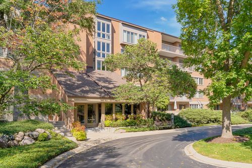 unit-203-22 Park Ln, Park Ridge, IL, 60068-2865 | Card Image