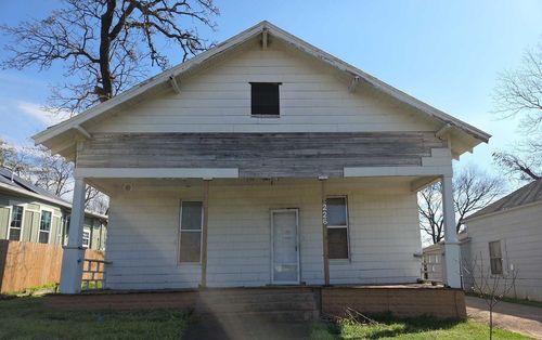 226 W Texas Street, Denison, TX, 75020 | Card Image