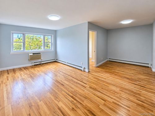 2551 46th St, Astoria, NY, 11103-1106 | Card Image