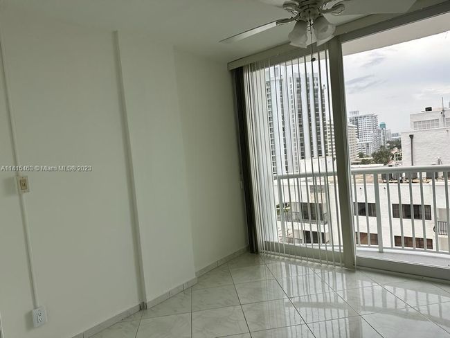 APT-811 - 5401 Collins Ave, Condo with 2 bedrooms, 2 bathrooms and null parking in Miami Beach FL | Image 37