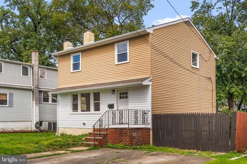 827 Mitchell Ave, BENSALEM, PA, 19020-7038 | Card Image