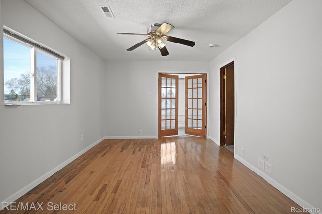 738 W Atherton Rd, Home with 0 bedrooms, 2 bathrooms and null parking in Flint MI | Image 4