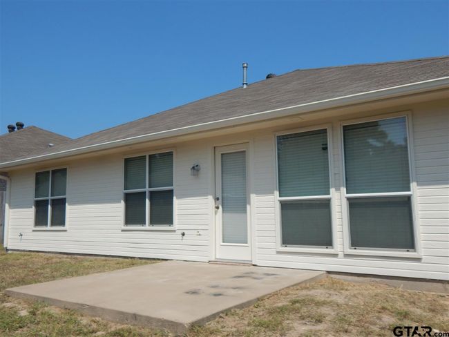 5637 Mustang Trl, House other with 3 bedrooms, 2 bathrooms and null parking in Tyler TX | Image 23