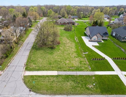 D S Main St, Rochester, MI, 48307 | Card Image