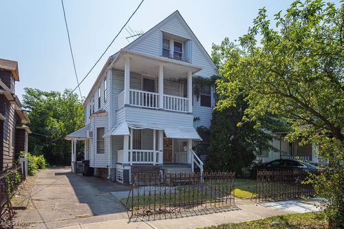 627 E 126th St, Cleveland, OH, 44108-2404 | Card Image