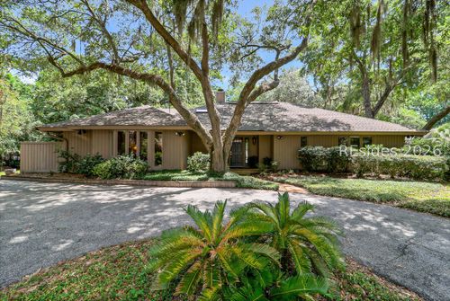 19 Water Oak Dr, Hilton Head Island, SC, 29928-3009 | Card Image