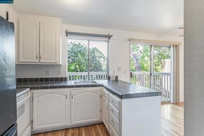 81 - Warwick Dr, Townhouse with 2 bedrooms, 1 bathrooms and 2 parking in Benicia CA | Image 3