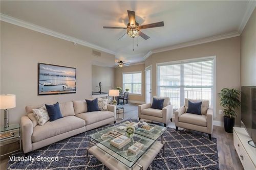 apt-i-11614 Tomahawk Creek Pkwy, Leawood, KS, 66211-2633 | Card Image