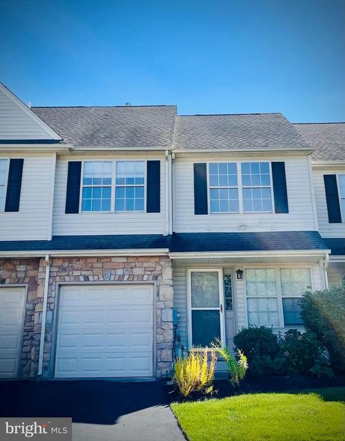 1902 Royal Ct, ROYERSFORD, PA, 19468-1376 | Card Image