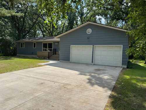 829 10th St Sw, Wadena, MN, 56482-1944 | Card Image