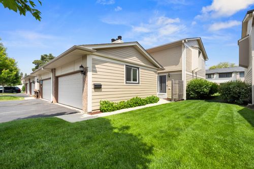 748 Grouse Ct, Deerfield, IL, 60015-3619 | Card Image