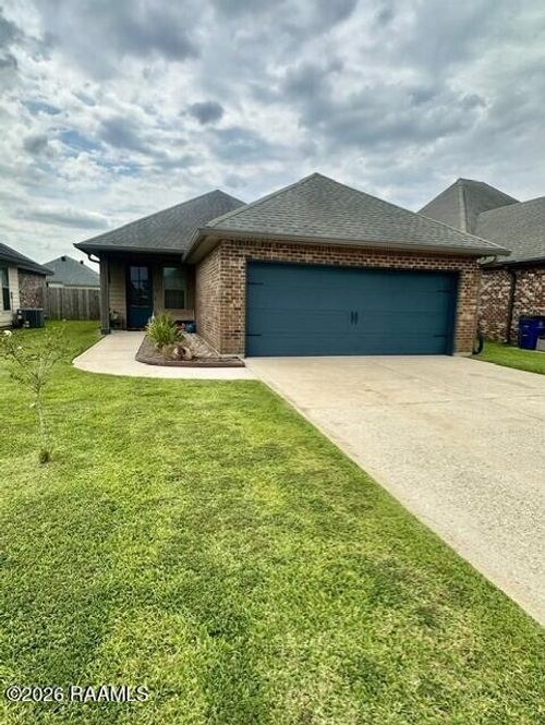 107 Cedar Mound Ln, Youngsville, LA, 70592-6190 | Card Image