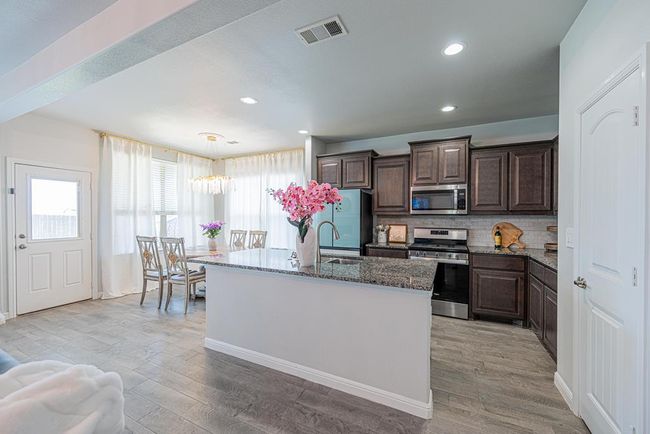 7009 Mcpherson Ln, House other with 3 bedrooms, 2 bathrooms and 2 parking in Midland TX | Image 61