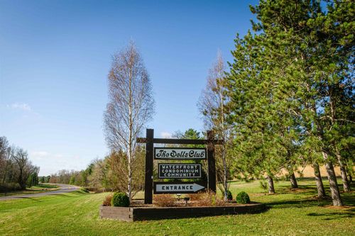 1-1 Cedar Trl, Wisconsin Dells, WI, 53965-8843 | Card Image